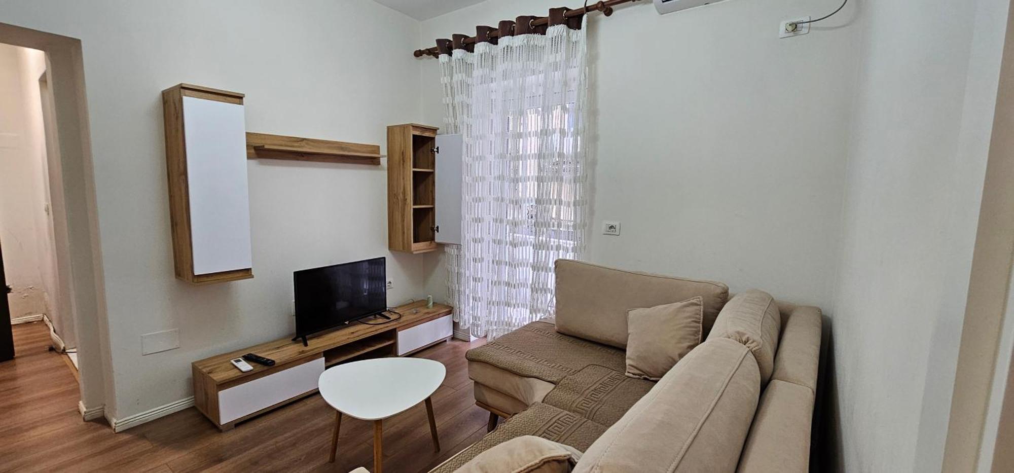 ティラナAjla Komuna Apartamentアパートメント エクステリア 写真