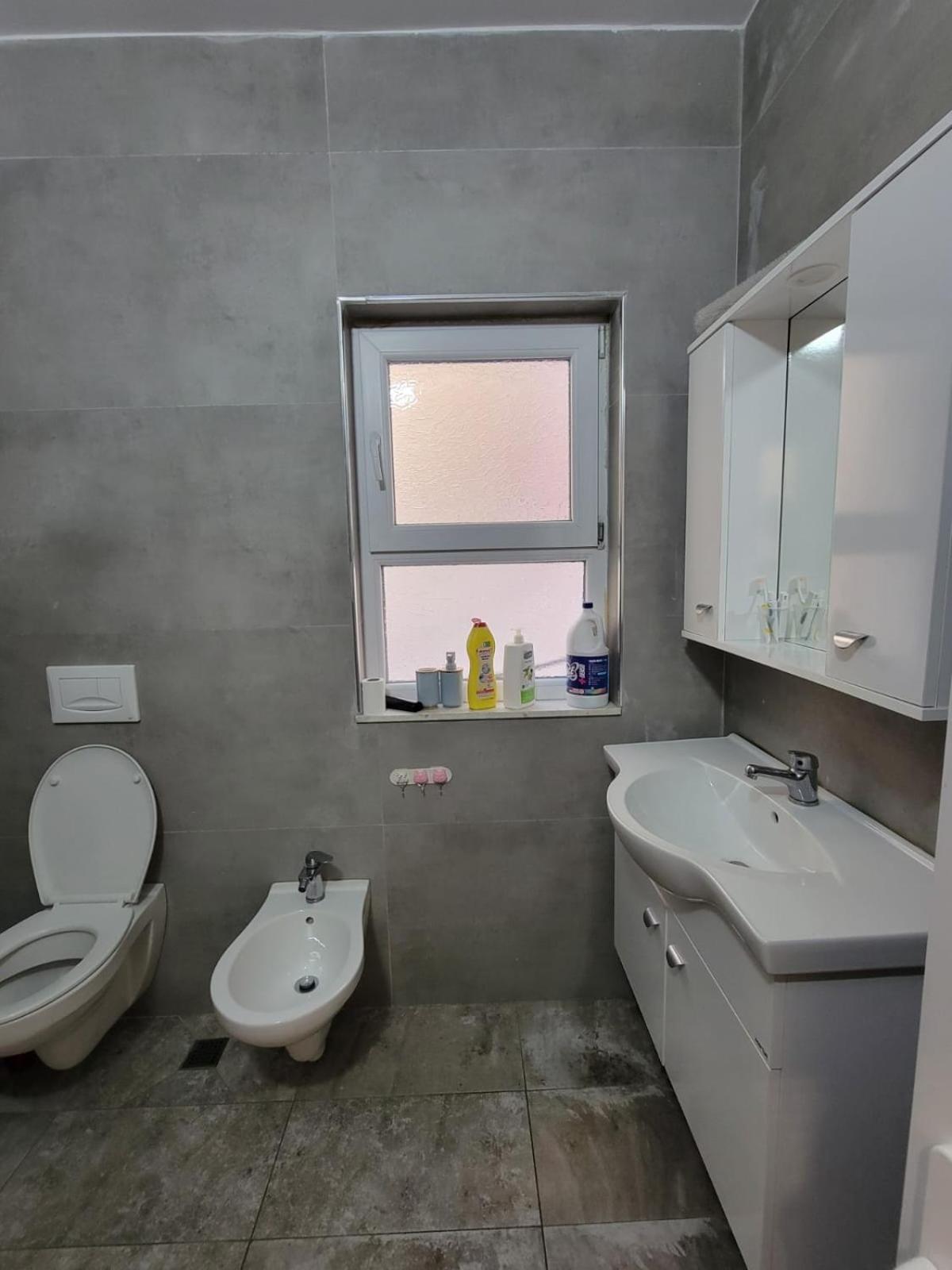 ティラナAjla Komuna Apartamentアパートメント エクステリア 写真